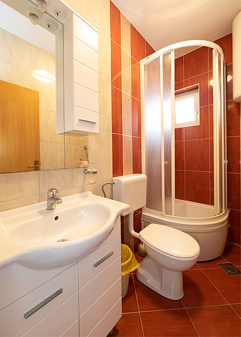apartments Hajduk, Promajna - bathroom