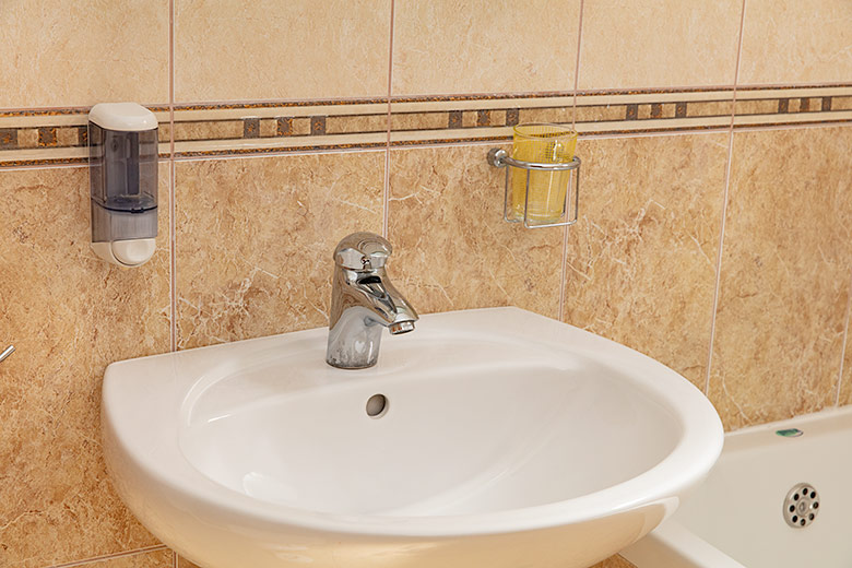 4a: A4+1, apartments Hajduk, Promajna - bathroom sink