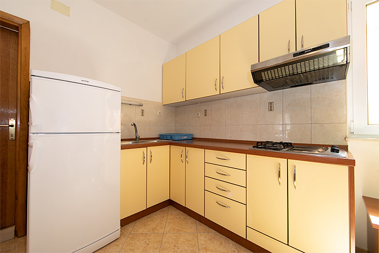 4a: A4+1, apartments Hajduk, Promajna - kitchen