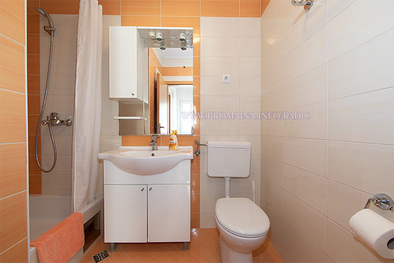 apartments Radić, Promajna - bathroom