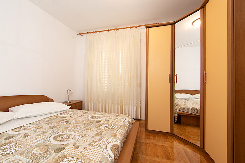 apartments Hajduk, Promajna - bedroom