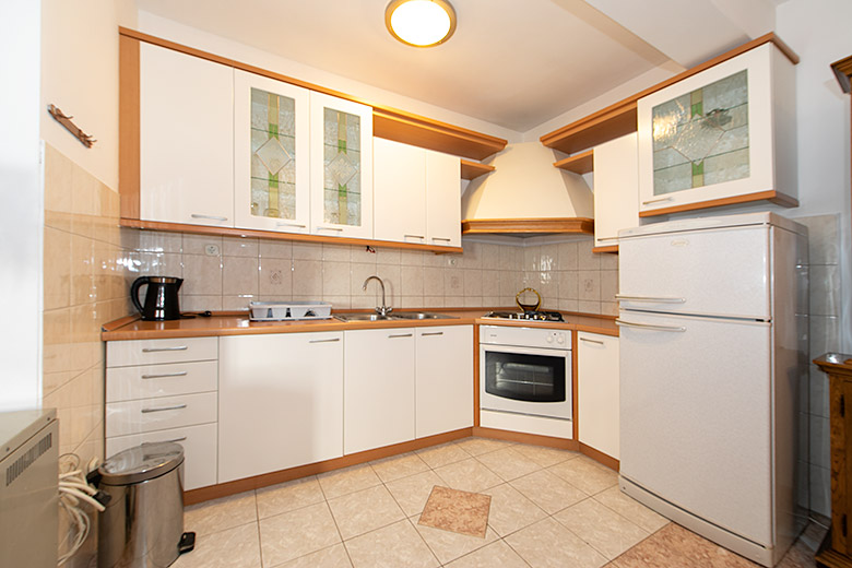 apartments Hajduk, Promajna - kitchen