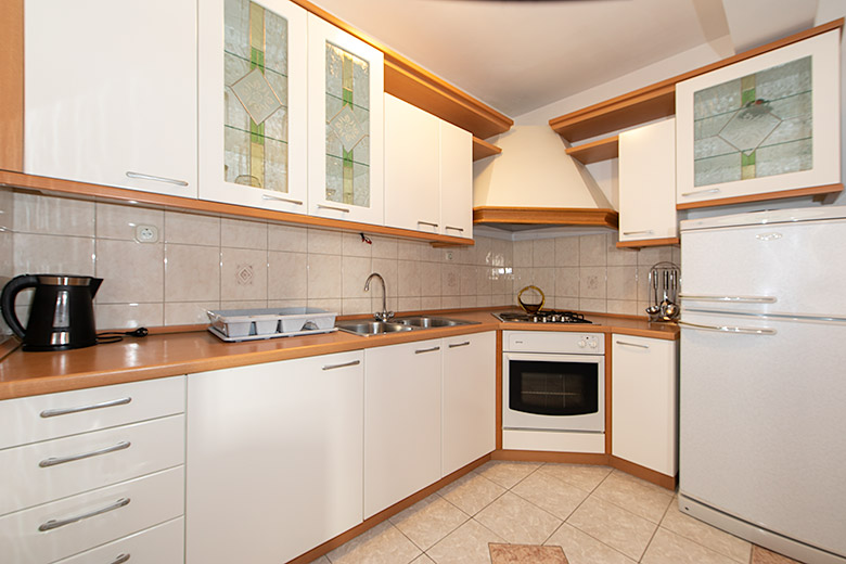 apartments Hajduk, Promajna - kitchen