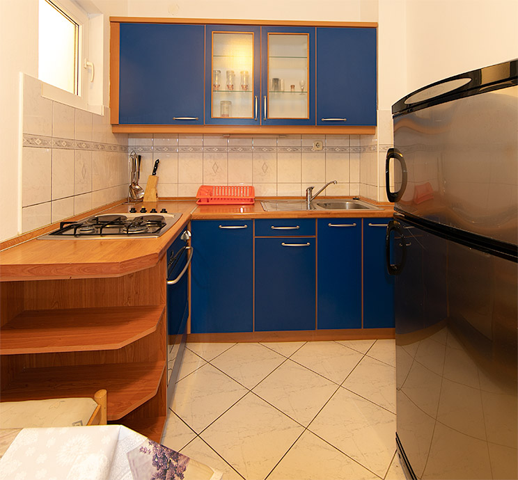 apartments Hajduk, Promajna - kitchen