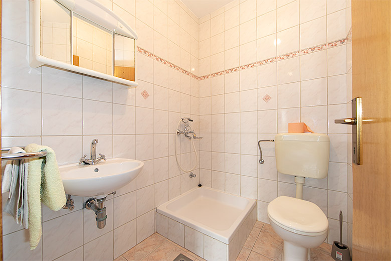 apartments Hajduk, Promajna - bathroom