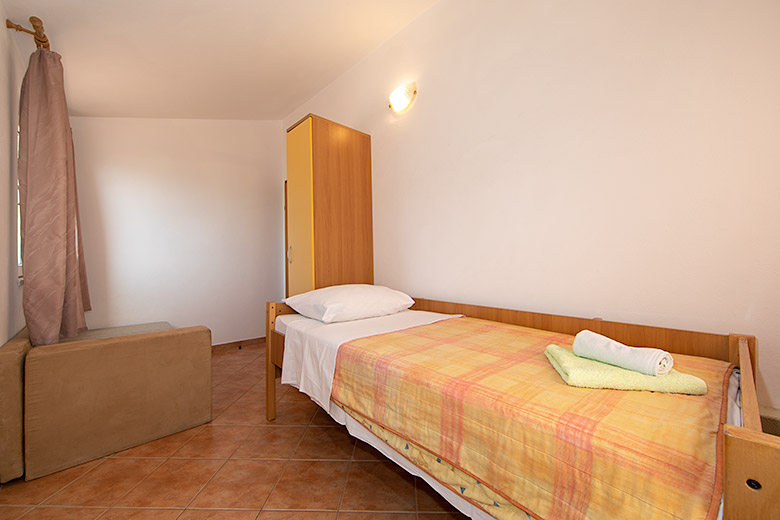 5a: A6, apartments Hajduk, Promajna - bedroom