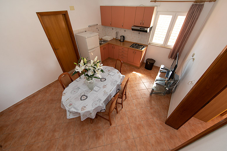 5a: A6, apartments Hajduk, Promajna - interior
