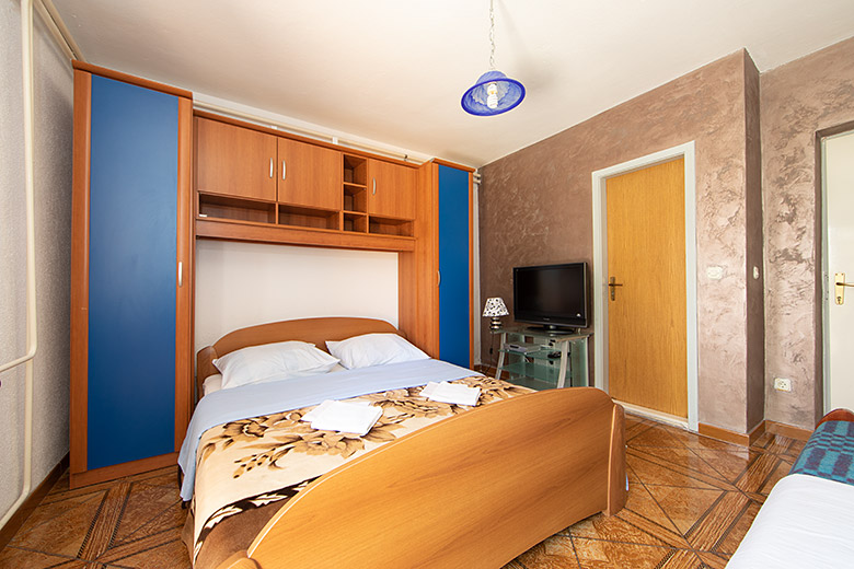 apartments Hajduk, Promajna - bedroom