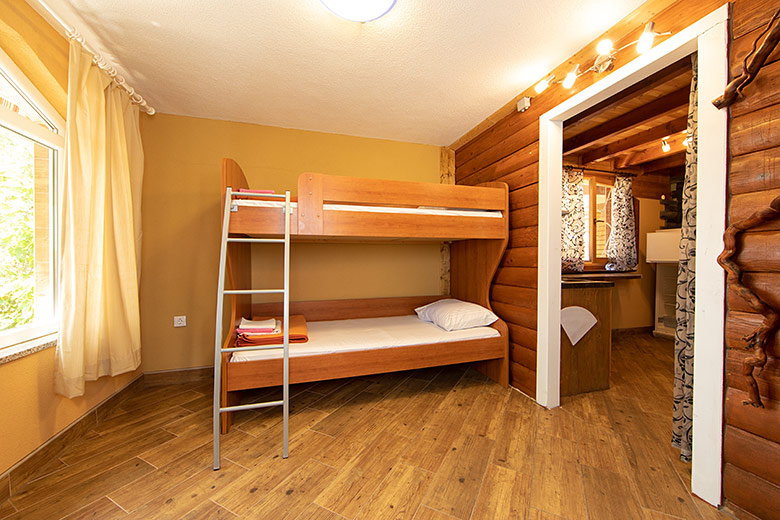 apartments Hajduk, Promajna - bed