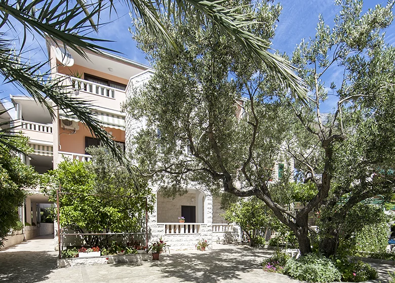 Apartments Radojković, Promajna - house entrance