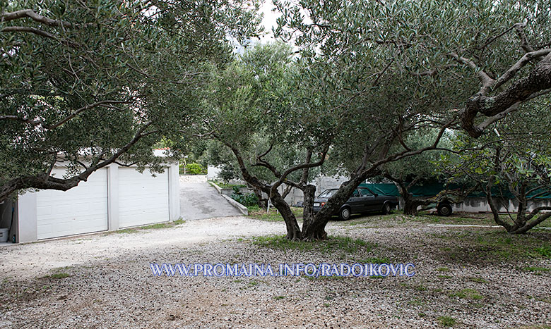 Apartments Radojković, Promajna - parking