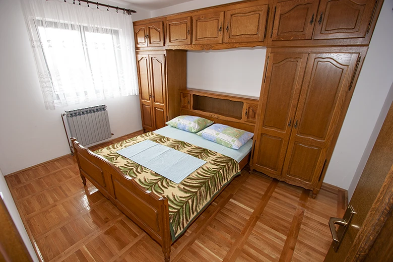 Apartments Tolj, Promajna - bedroom