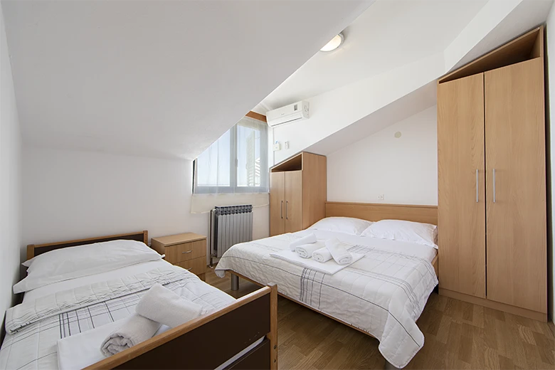 Apartments Tolj, Promajna - bedroom
