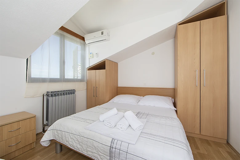 Apartments Tolj, Promajna - bedroom