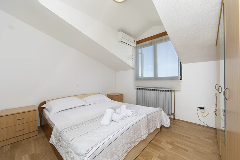 Apartments Tolj, Promajna - bedroom