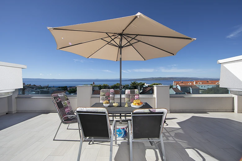 Apartments Tolj, Promajna - terrace with sea view
