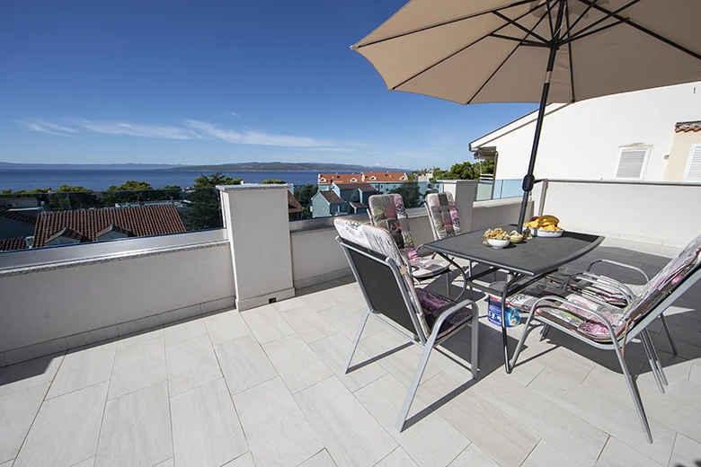 Apartments Tolj, Promajna - terrace with sea view