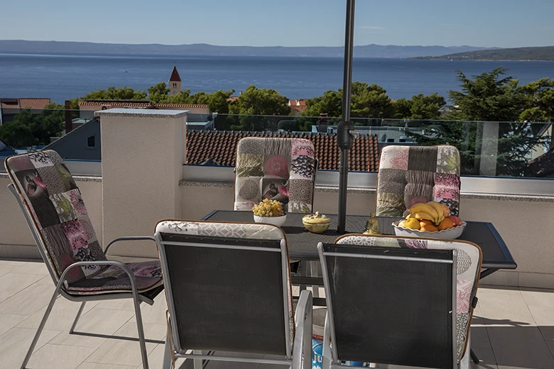 Apartments Tolj, Promajna - terrace with sea view