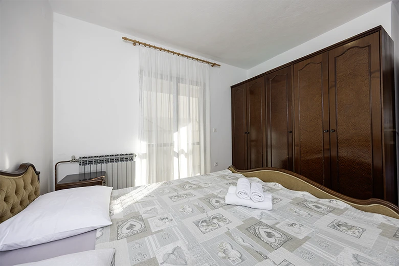 Apartments Tolj, Promajna - bedroom