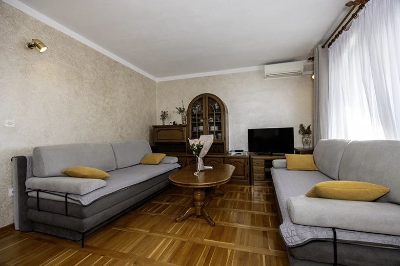 Apartments Tolj, Promajna - living room