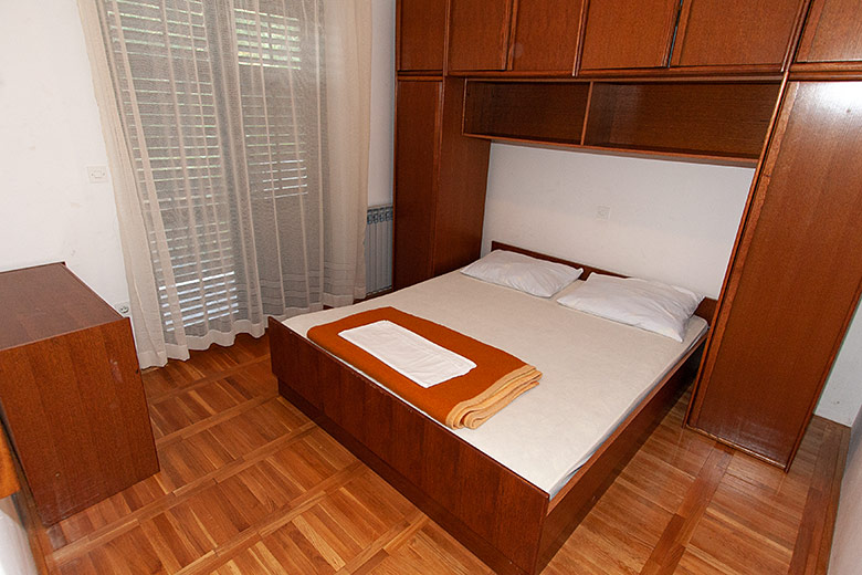 apartments Tolj, Promajna - bedroom